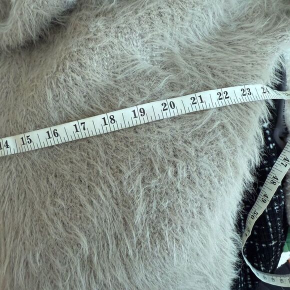Express furry soft material oversized sweater size xl amazing quality - Picture 9 of 16